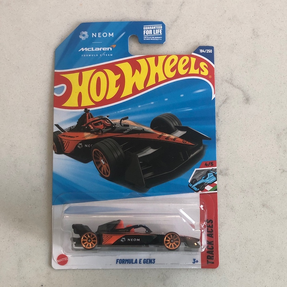 Mattel Hot Wheels NEOM McLaren Formula E Gen3 - Black and Orange